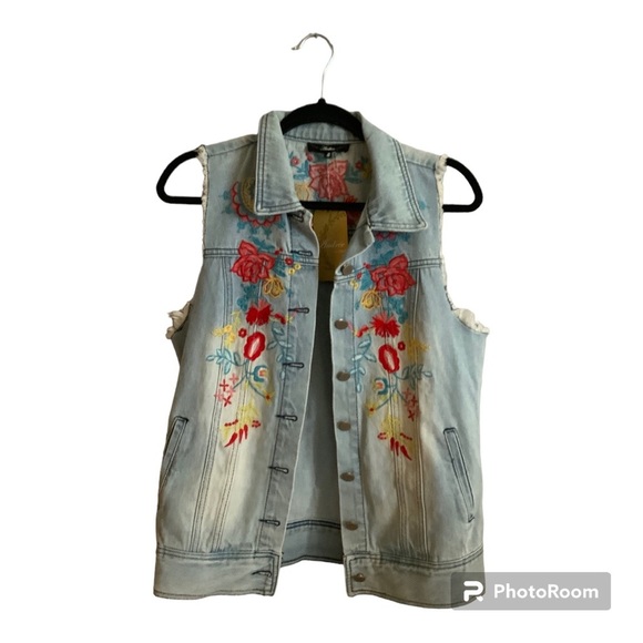 ANDREE BY UNIT Jackets & Blazers - ANDREE BY UNIT Denim Embroidered Vest Jacket SM